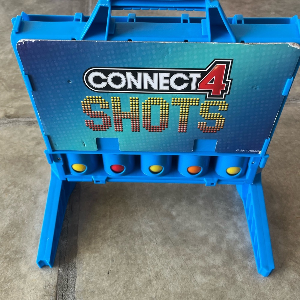 HASBRO CONNECT 4 SHOTS GAME